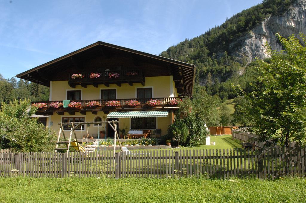 Hinterkellaubauer Bed and Breakfast Kuchl Exteriör bild