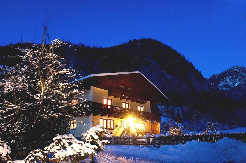 Hinterkellaubauer Bed and Breakfast Kuchl Exteriör bild